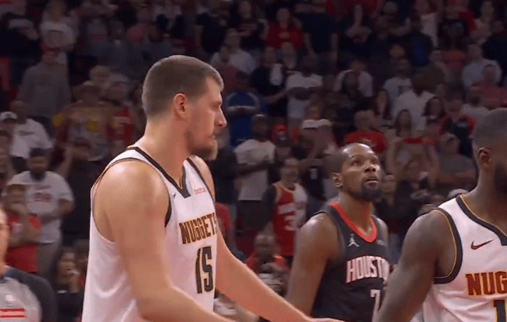 雷竞技登录入口 -里昂发布备战花絮；冲刺阶段手感冰凉；NBA常规赛任务艰巨；临场指挥获称赞 